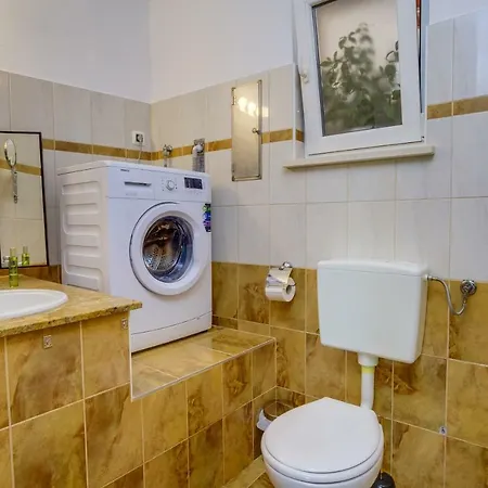 Dairos Apartment